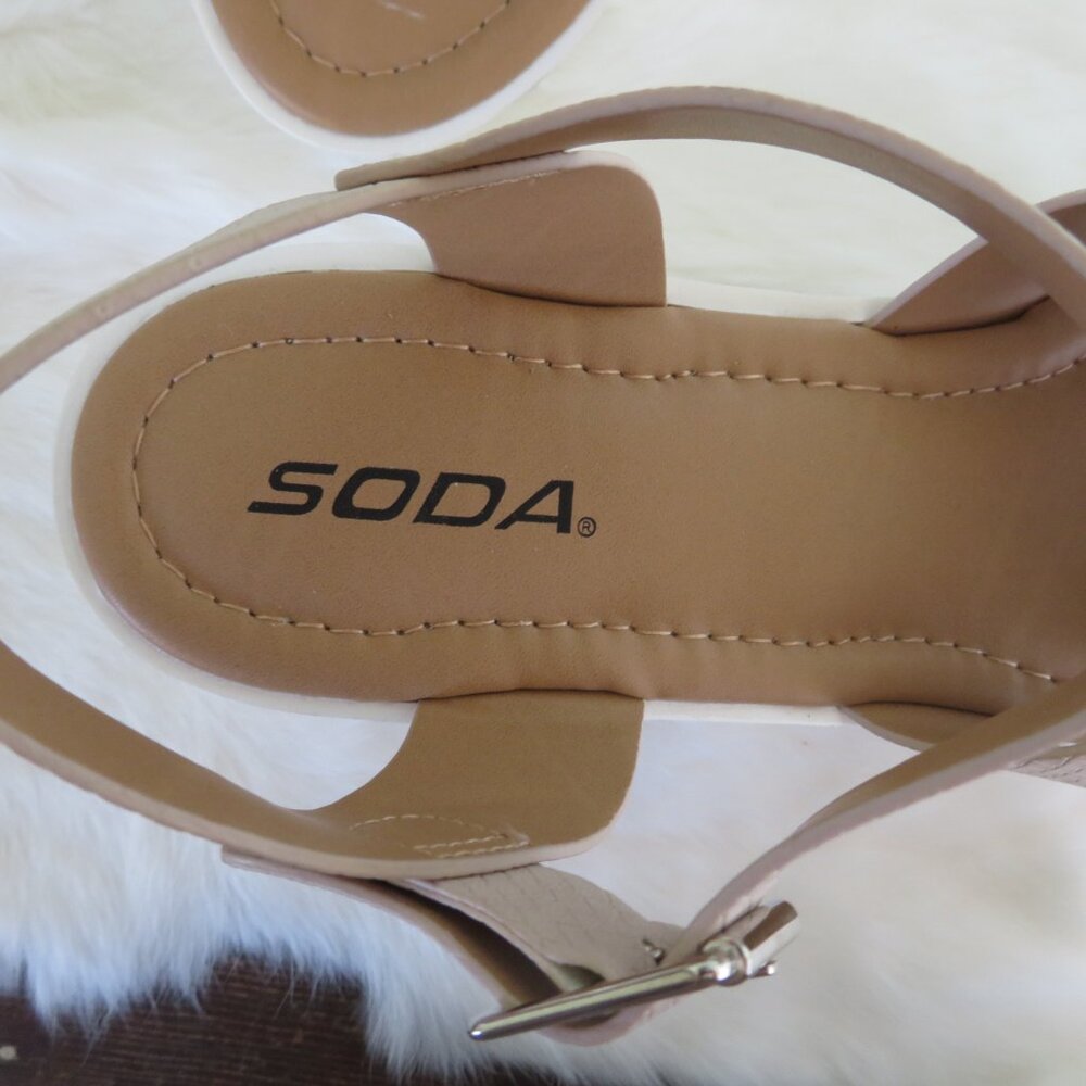 NWOT Soda chunky platform 3" sandals - Picture 6 of 8
